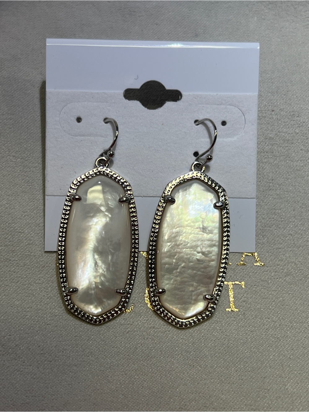 EUC! Kendra Scott Elle Silver Drop Earrings In Ivory Mother-Of-Pearl